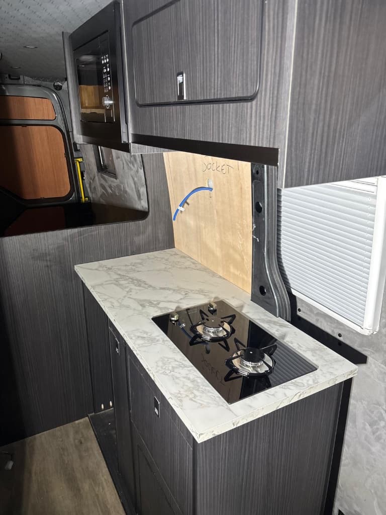 2023 VW CRAFTER LWB image 2
