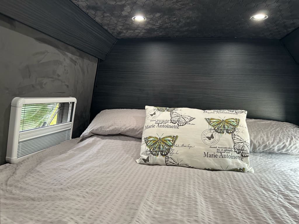 Scottish Highlands - Cozy bedroom ready for adventure
