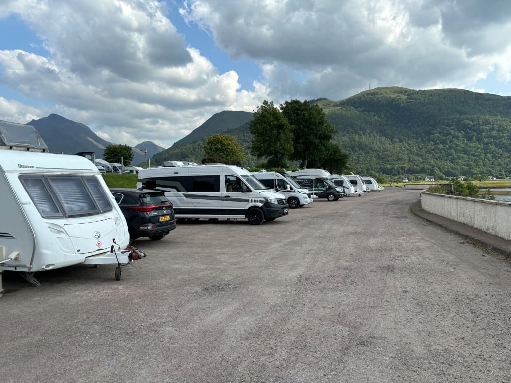 Scottish Highlands - Perfect camping spot by the mountains